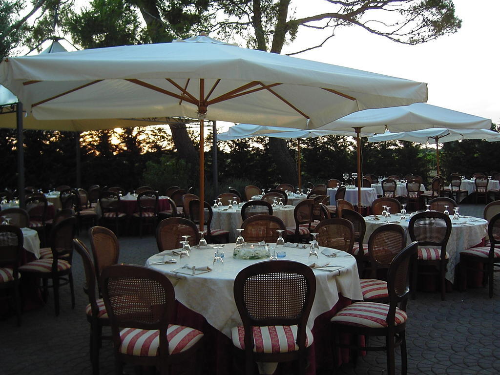 Agriturismo Antico Leccio Gioia Del Colle Bagian luar foto